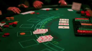 Ulasan platform rokobet pada layar ponsel